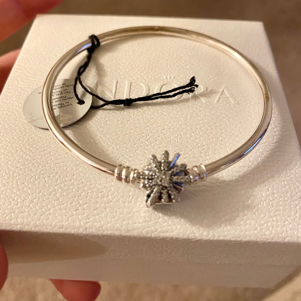 Brand New Pandora Firework Snowflake Bangle
